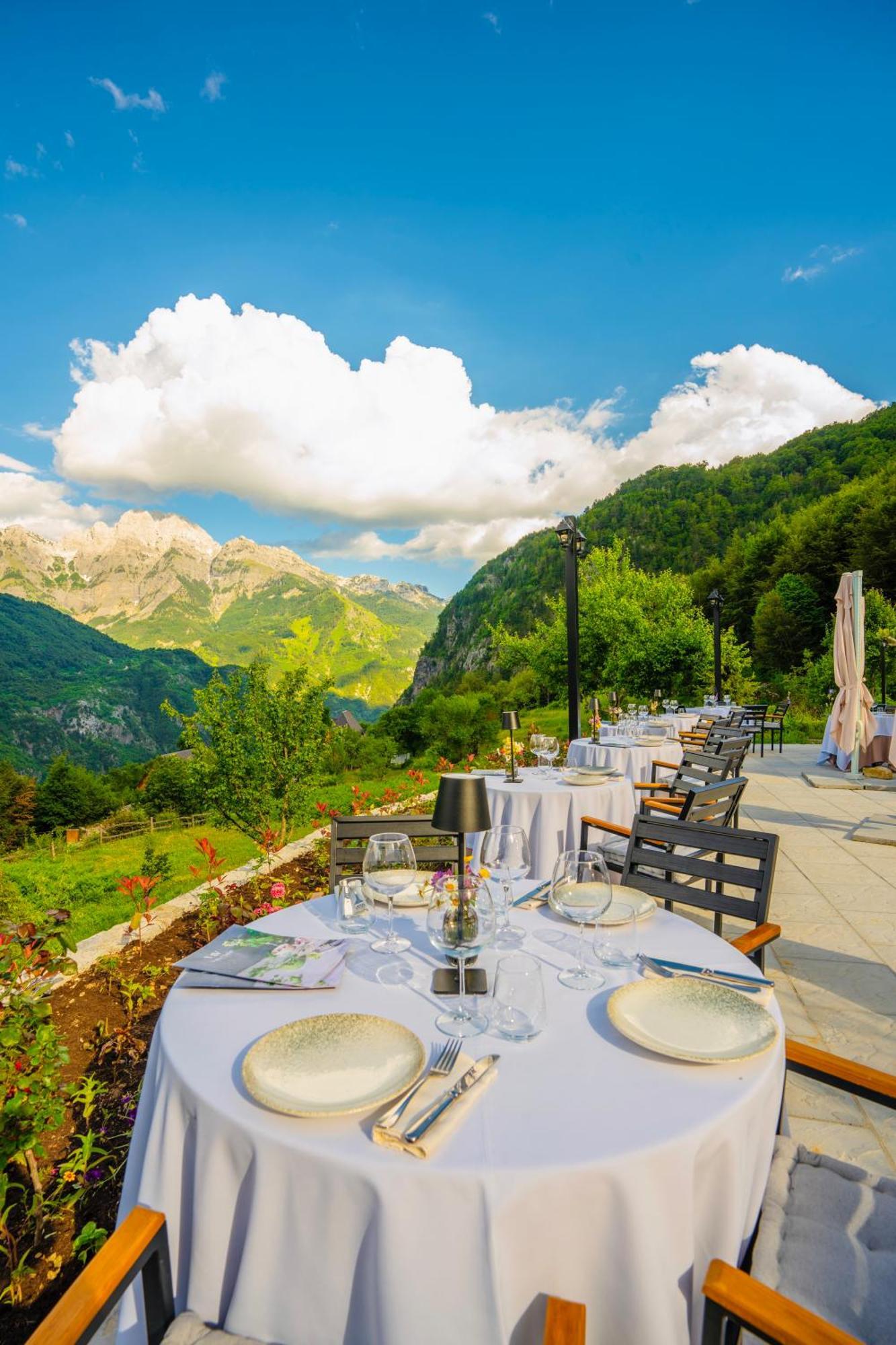 Vidis Chalet Boutique Hotel Theth Bagian luar foto