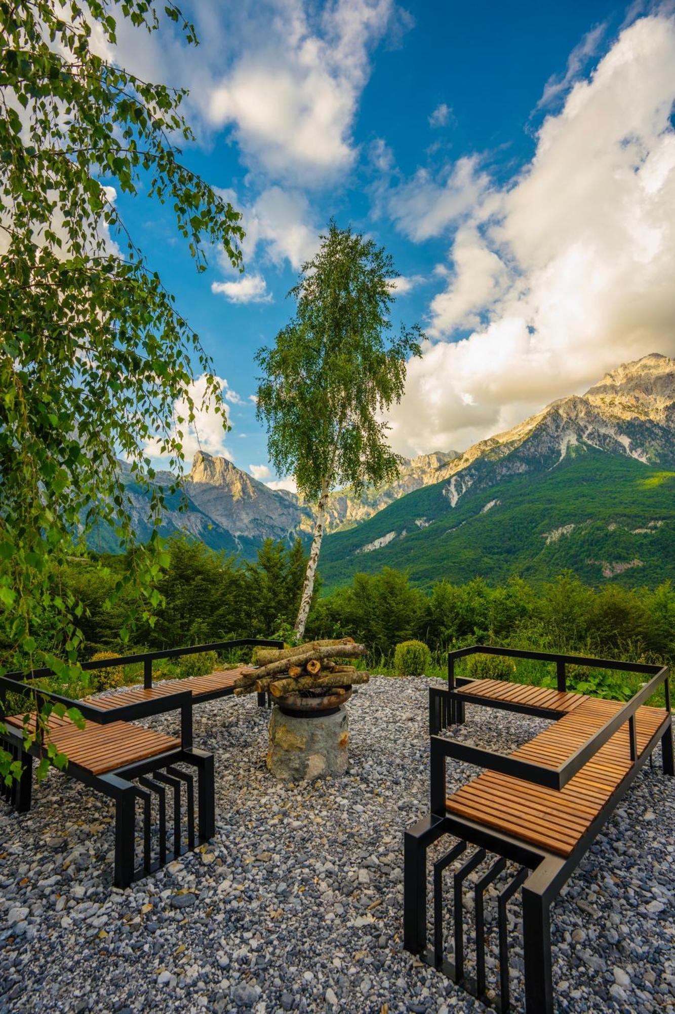 Vidis Chalet Boutique Hotel Theth Bagian luar foto